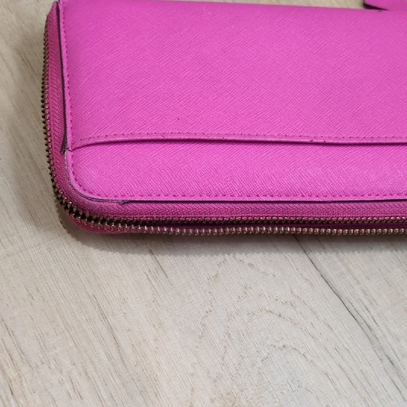 Kate Spade Vibrant Pink Wallet. Well Loved. Has Some Wear On The Edges - Picture 4 of 10